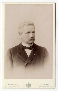 221160 Portret van dr. B. Reiger, geboren 1845, lid van de gemeenteraad van Utrecht (1877-1908), wethouder van Utrecht ...